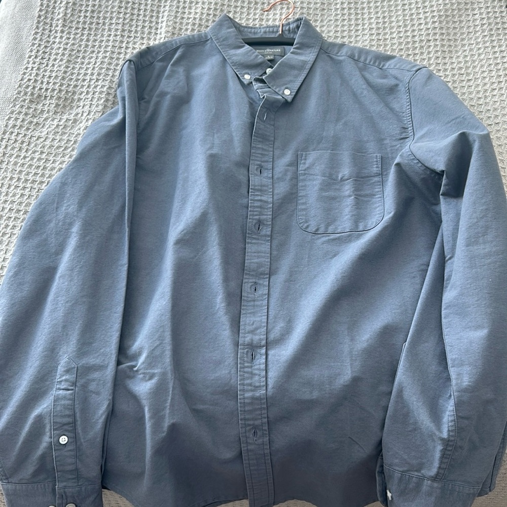 LL Bean Signature Button Down - slim fit Size Large Tag still on, never worn